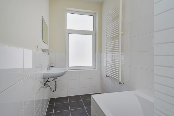 Medium property photo - Linnaeusstraat 158, 2522 GW Den Haag